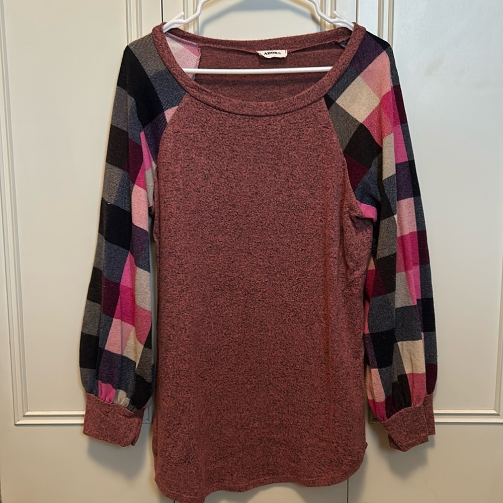 Adora size Small Sweater checkered sleeves